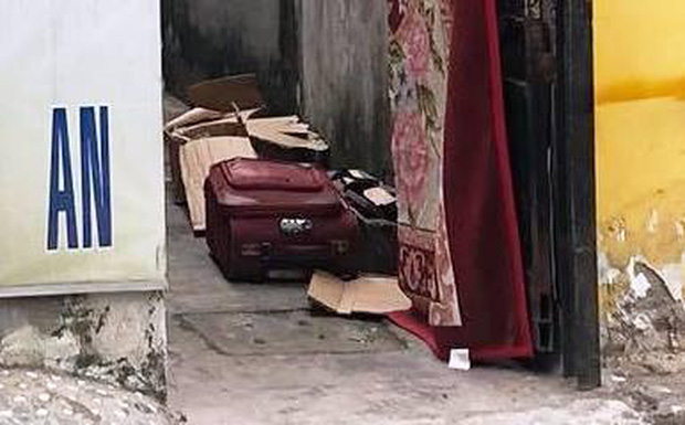 Nóng: Phát hiện chiếc vali bí ẩn bốc mùi trong phòng trọ ở Sài Gòn-2