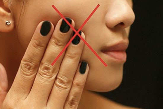 Tuyệt đối không được làm những điều sau, da mặt sẽ xấu đi vì sẹo rỗ