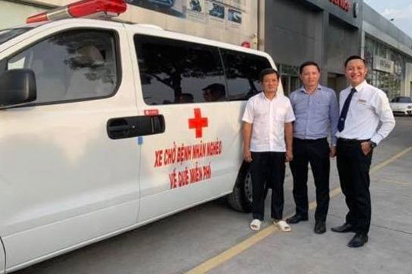 Ông Đoàn Ngọc Hải: Tôi chở bệnh nhân nghèo không phải để làm màu-13