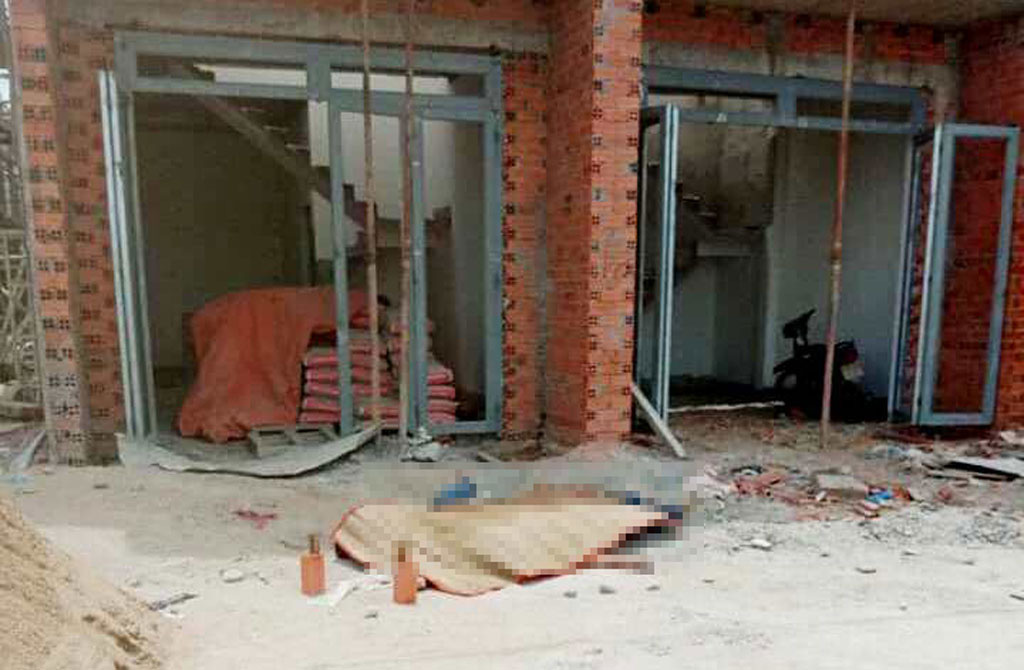 Giàn giáo công trình khu nhà phố bị đổ sập, 2 người chết, 6 người bị thương-2