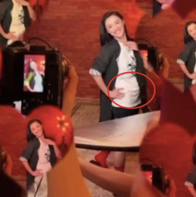 Trương Bá Chi tiếp tục mang thai lần thứ 4 ở tuổi 40, vòng 2 to lên trông thấy sau thời gian ở ẩn?-3