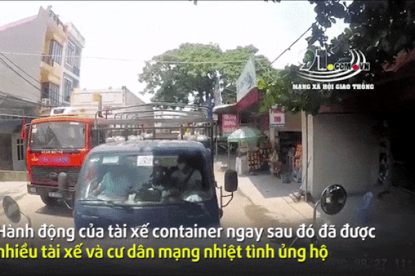 Cố tình đi ngược chiều, tài xế xe tải nhận bài học nhớ đời