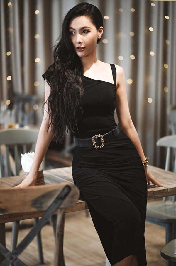 Đọ độ giàu có của dàn MC nữ VTV: Mai Ngọc sở hữu cả BST đồ hiệu, Thuỵ Vân - Diệp Chi cũng chẳng kém-6