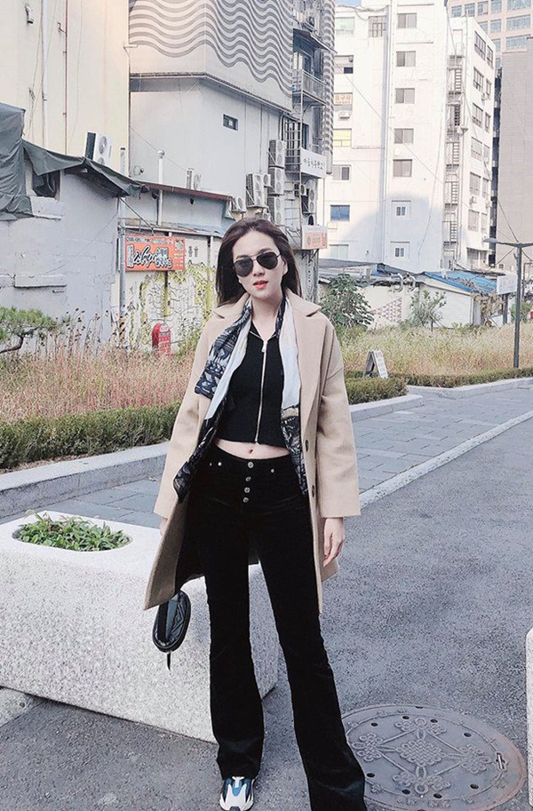 Đọ độ giàu có của dàn MC nữ VTV: Mai Ngọc sở hữu cả BST đồ hiệu, Thuỵ Vân - Diệp Chi cũng chẳng kém-11