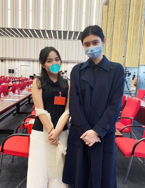 Hé lộ cuộc sống địa ngục của siêu mẫu nội y khi làm dâu vua sòng bài Macau?-1