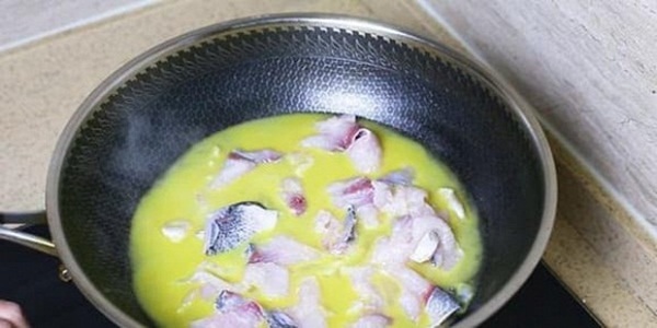 Hướng dẫn cách nấu món cá sốt dưa chanh, chỉ cần nhớ một mẹo nhỏ này là cá chín mềm, chuẩn vị không bị tanh-6