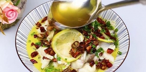 Hướng dẫn cách nấu món cá sốt dưa chanh, chỉ cần nhớ một mẹo nhỏ này là cá chín mềm, chuẩn vị không bị tanh-8