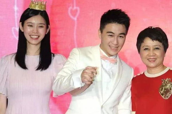 Phẫn nộ chồng ngoại tình, vợ tạo dịch vụ đánh ghen thuê, trong 20 năm đồng hành cùng 200.000 phụ nữ trị 8.000 tiểu tam-4