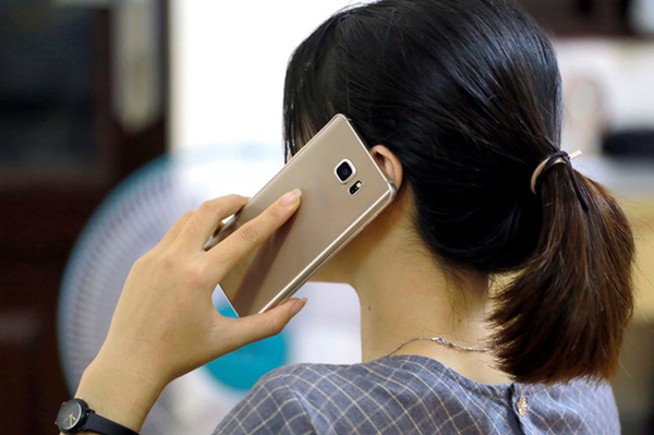 Quyết định tuổi trẻ đưa đẩy đôi ta sang xứ người, đổi lại ngày trở về em bế anh trên tay cùng khói hương trầm nghi ngút-2