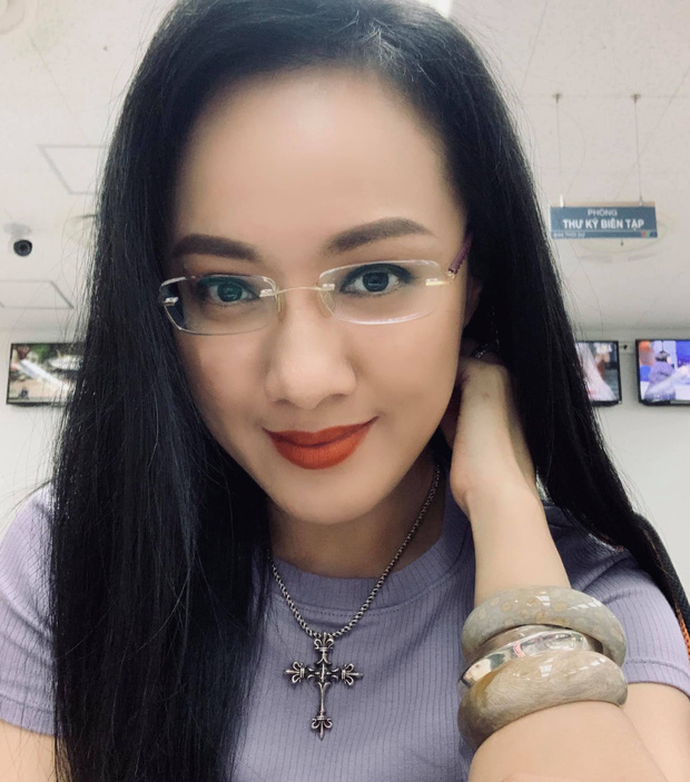 BTV Hoài Anh tiếp tục giật spotlight với vài con ảnh sương sương, nhan sắc trẻ trung khiến các cháu 2k dè chừng-3