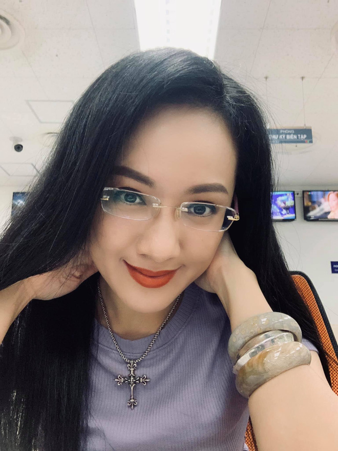 BTV Hoài Anh tiếp tục giật spotlight với vài con ảnh sương sương, nhan sắc trẻ trung khiến các cháu 2k dè chừng-2