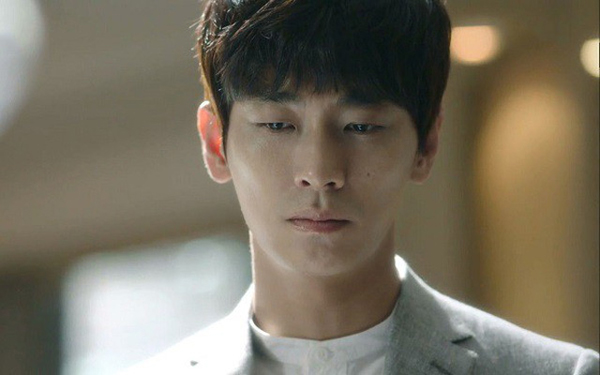 Đi tăng 2 hát karaoke tôi xin về sớm với vợ bầu thì bị chửi là ngu, nhưng 11h đêm đang ngủ thì sếp gọi điện cầu cứu-2