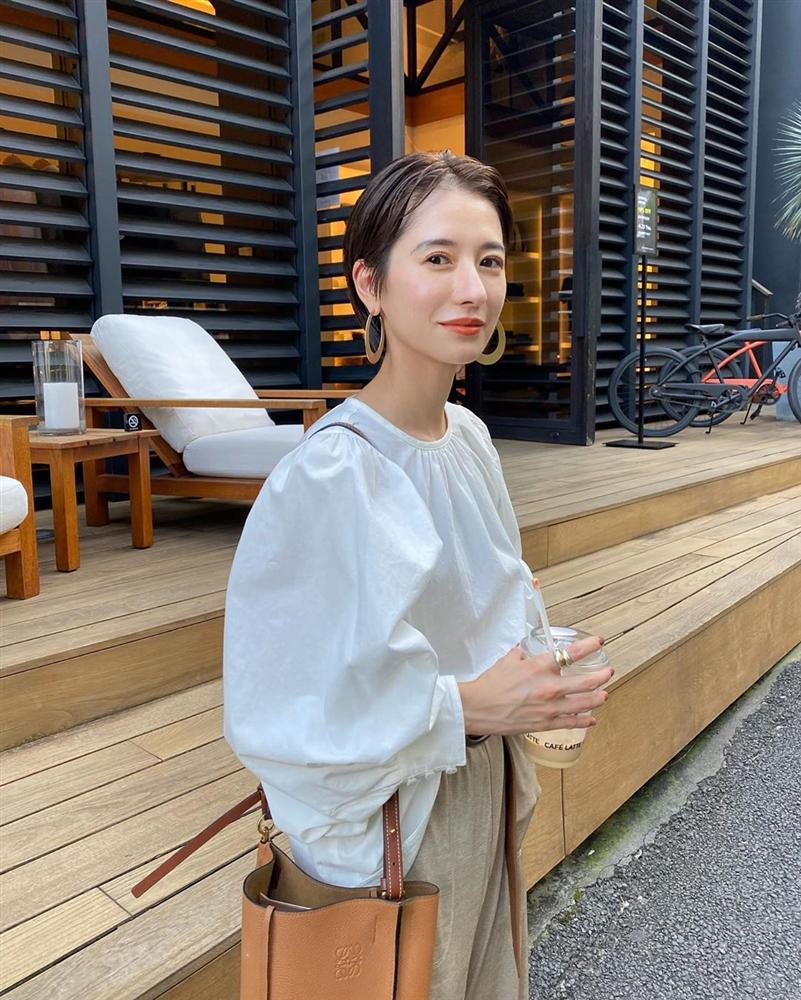 Nàng công sở Nhật chỉ cao 1m58 vẫn mặc đẹp hack dáng khiến đồng nghiệp phải khen ngợi-4