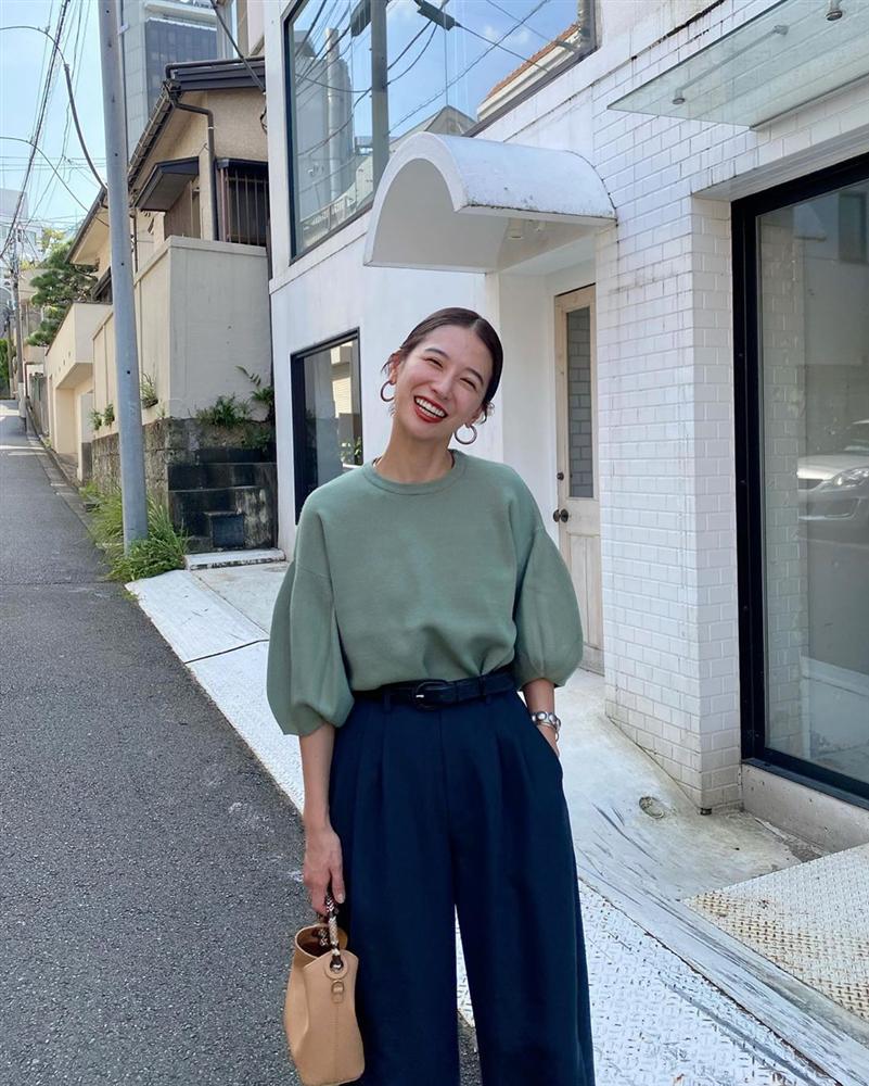 Nàng công sở Nhật chỉ cao 1m58 vẫn mặc đẹp hack dáng khiến đồng nghiệp phải khen ngợi-5