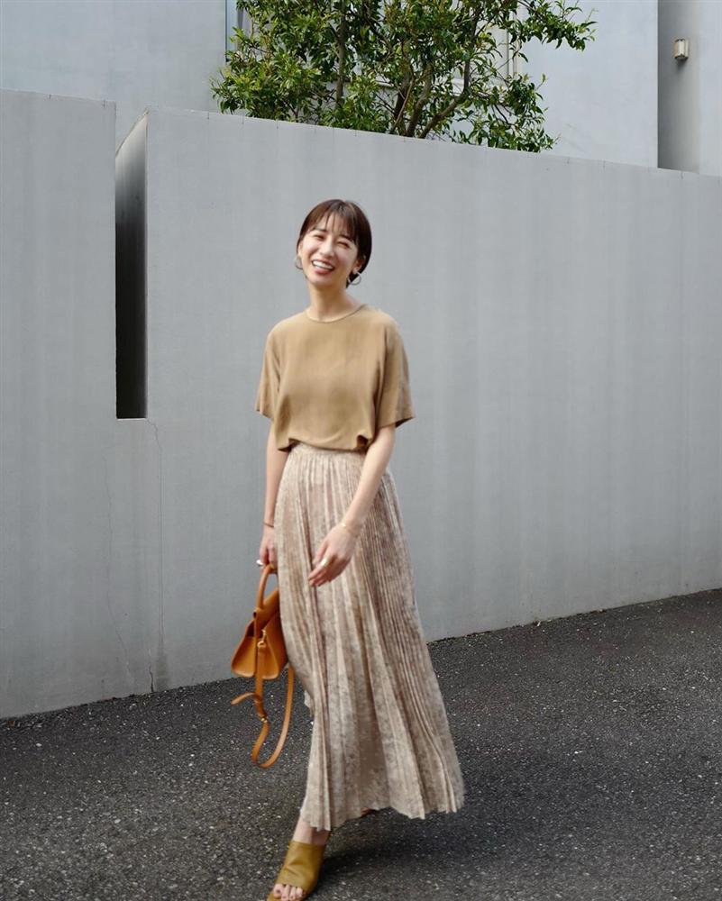 Nàng công sở Nhật chỉ cao 1m58 vẫn mặc đẹp hack dáng khiến đồng nghiệp phải khen ngợi-6