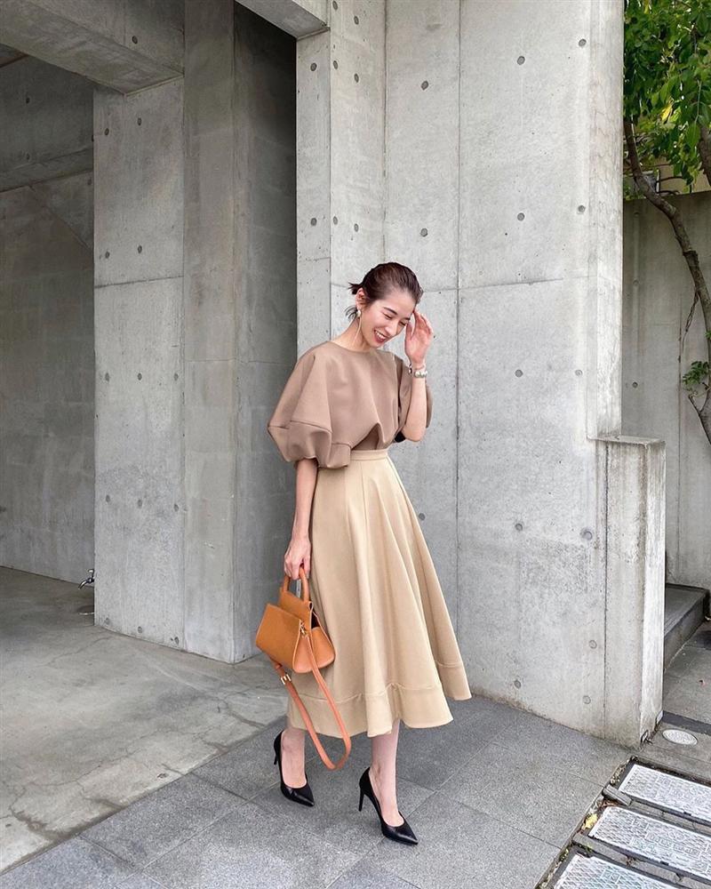 Nàng công sở Nhật chỉ cao 1m58 vẫn mặc đẹp hack dáng khiến đồng nghiệp phải khen ngợi-10