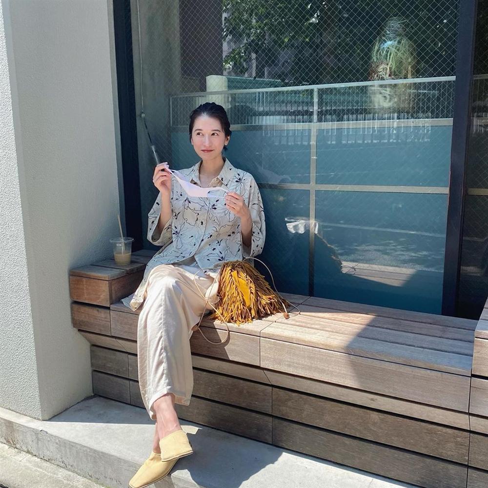 Nàng công sở Nhật chỉ cao 1m58 vẫn mặc đẹp hack dáng khiến đồng nghiệp phải khen ngợi-14