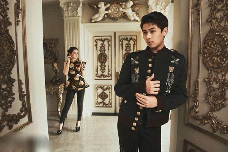 Rich kid Tiên Nguyễn khoe ảnh anh chị em hội ngộ đông đủ trong quá khứ, dân tình thắc mắc nhân vật kín tiếng nhất bây giờ thế nào?-5