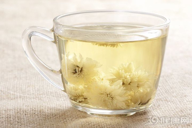 Chàng trai 25 tuổi tử vong vì nhồi máu cơ tim trong đêm tân hôn, bác sĩ nói lỗi một phần là do người mẹ-4