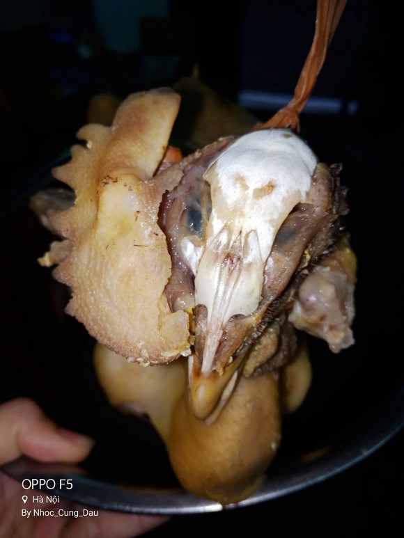 Muốn làm mâm cỗ cúng ngày Rằm tháng 7, hội chị em ghét bếp dở khóc dở cười khi luộc gà-2