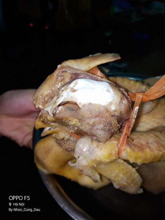 Muốn làm mâm cỗ cúng ngày Rằm tháng 7, hội chị em ghét bếp dở khóc dở cười khi luộc gà-3