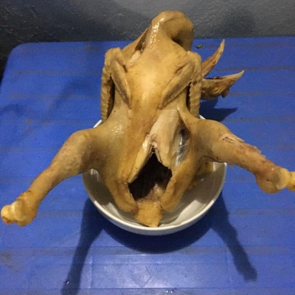 Muốn làm mâm cỗ cúng ngày Rằm tháng 7, hội chị em ghét bếp dở khóc dở cười khi luộc gà-8
