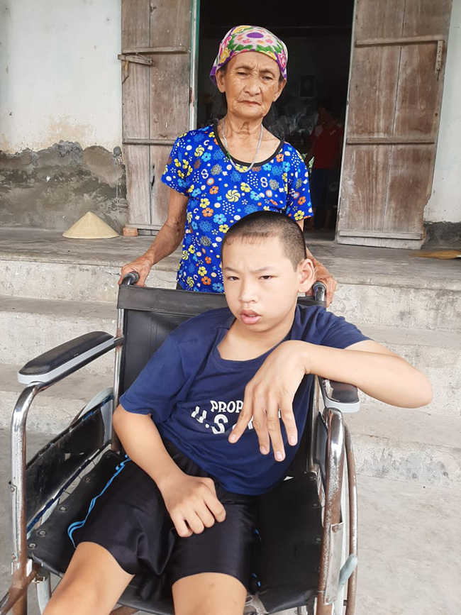 Những ngày cuối đời không chút nghỉ ngơi của cụ bà có con gái ung thư, cháu nội bại não: Làm sao tôi an lòng nhắm mắt?-4