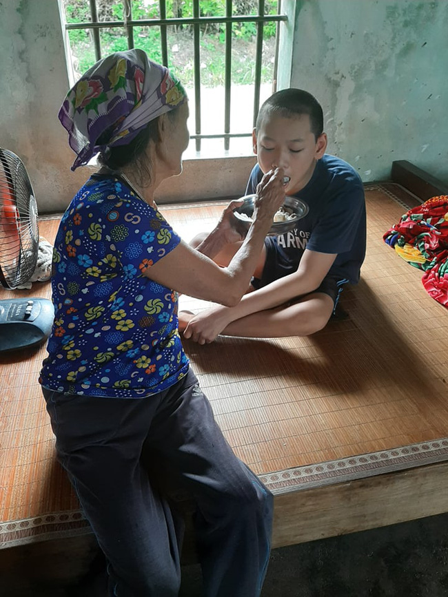 Những ngày cuối đời không chút nghỉ ngơi của cụ bà có con gái ung thư, cháu nội bại não: Làm sao tôi an lòng nhắm mắt?-7
