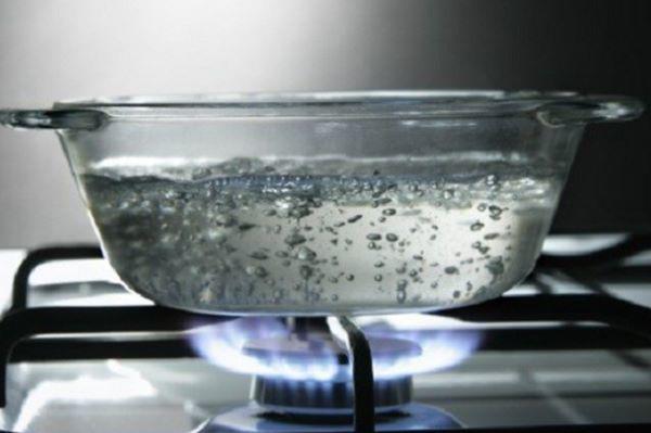 Đổ muối vào bồn cầu, ai cũng chửi hâm nhưng biết công dụng về nhà làm theo ngay-2