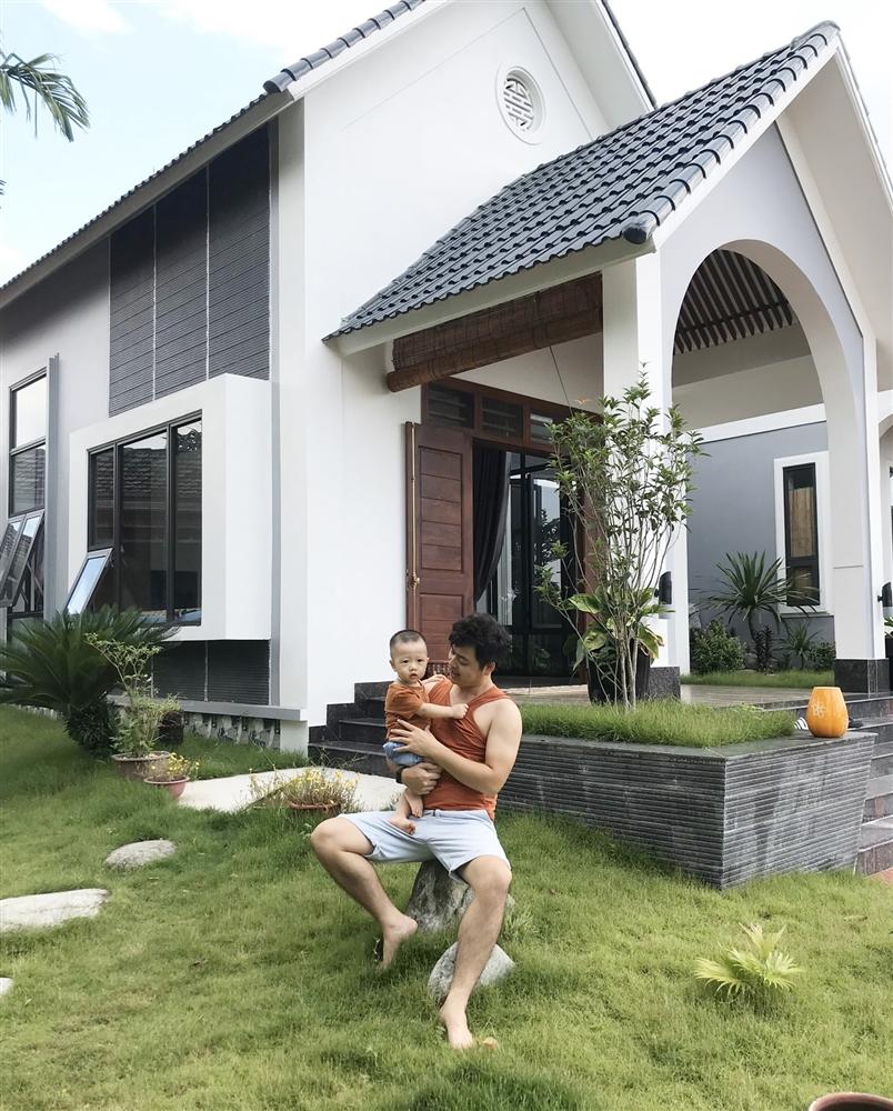 Con trai xây nhà vườn bên đồng lúa xanh mát tặng bố mẹ an hưởng tuổi già ở Vĩnh Phúc-3