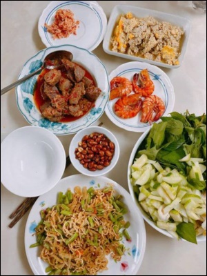 Sau ly hôn, nhạc sĩ Nhật ký của mẹ khoe cơm mẹ nấu, hối lỗi khi chưa tặng biệt thự-1