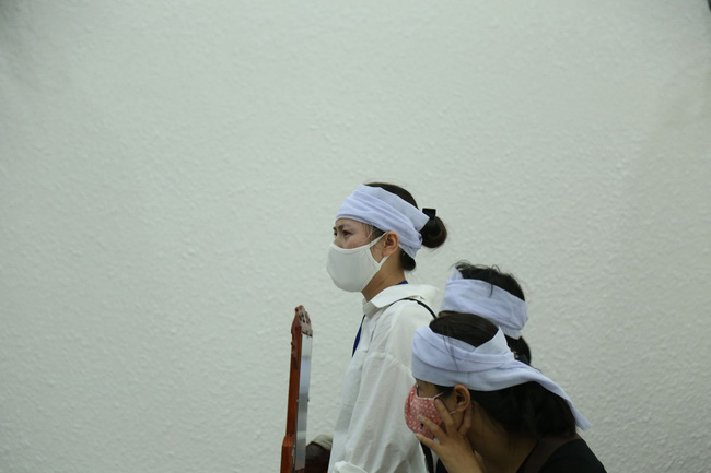 Con gái nạn nhân bị chồng sát hại, chặt xác phi tang xuống sông Đuống khóc nghẹn: Bị cáo giết mẹ tôi một cách tàn nhẫn không thể tưởng tượng nổi-2