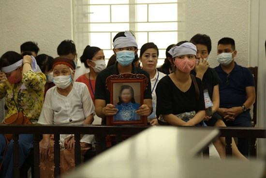 Con gái nạn nhân bị chồng sát hại, chặt xác phi tang xuống sông Đuống khóc nghẹn: