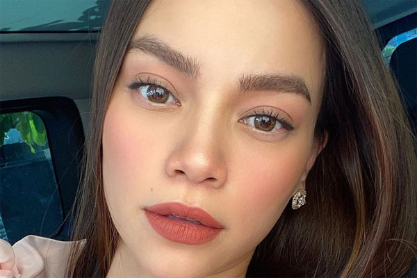 Hồ Ngọc Hà công khai gọi bố mẹ Kim Lý là ba mẹ chồng-4