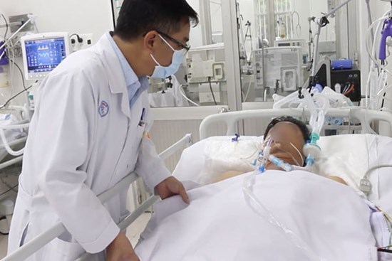Thêm một nạn nhân nhập viện vì ngộ độc sau khi ăn pate Minh Chay được ghi nhận, hiện đang phải lọc máu
