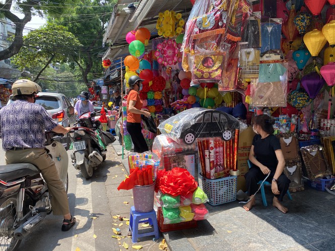 Cận Rằm tháng 7, biệt thự, xe sang ế vì đâu?-4