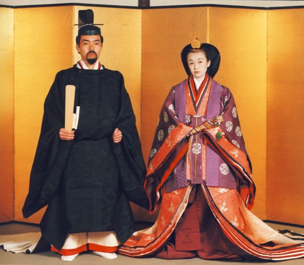 Nàng dâu đức hạnh của hoàng gia Nhật: Xuất thân từ gia đình giàu có hiển hách, khi chồng qua đời vẫn một lòng phụng sự gia đình chồng-2