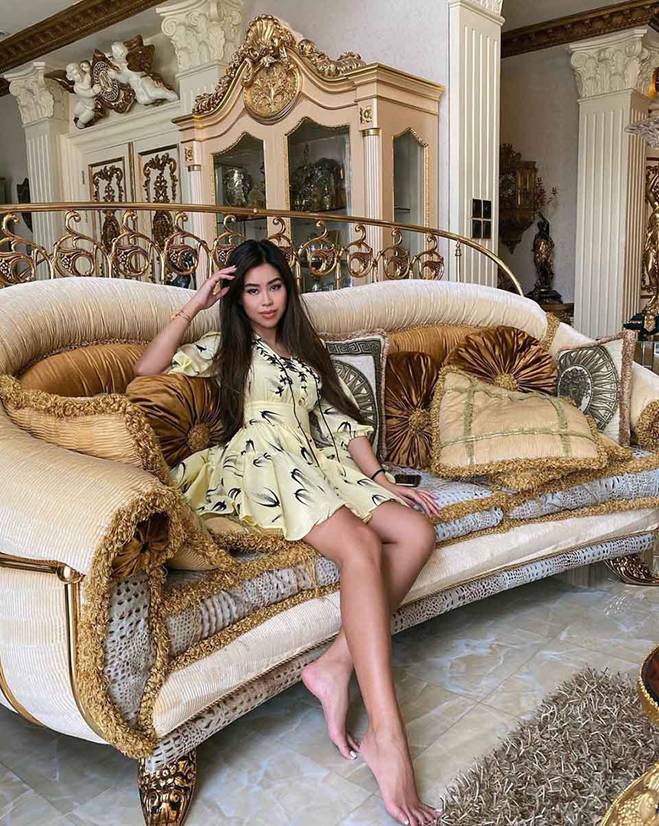 Tài tình như Tiên Nguyễn: Diện cả cây đồ be sang chảnh, lại ăn ý đỉnh cao với bối cảnh-3