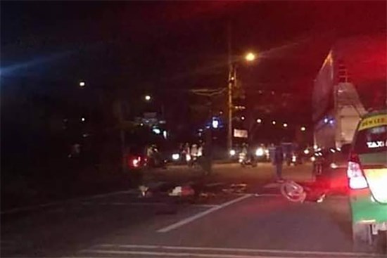 Kinh hãi xe bồn tông người dừng đèn đỏ ở Nhà Bè