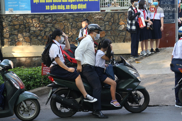 Hôm nay, hàng triệu học sinh cả nước chính thức quay lại trường, bắt đầu năm học mới-8