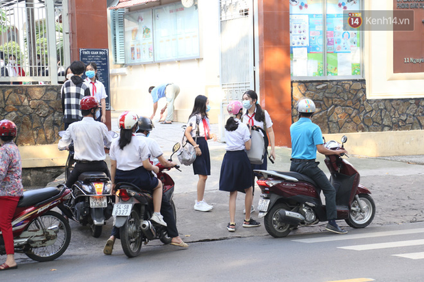 Hôm nay, hàng triệu học sinh cả nước chính thức quay lại trường, bắt đầu năm học mới-3