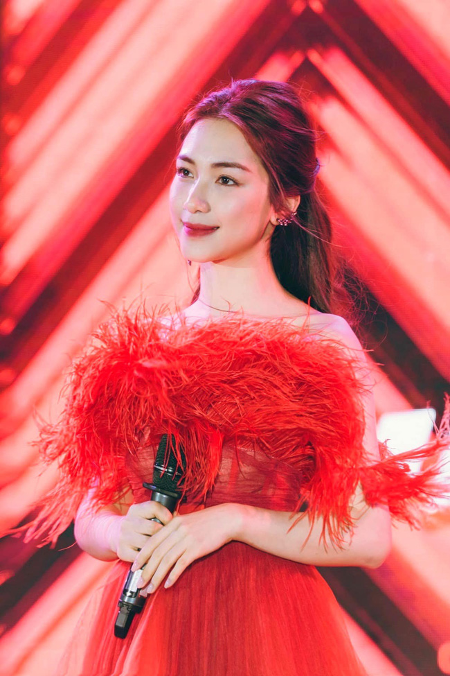 Hòa Minzy thừa nhận đã chỉnh sửa bộ phận này trên gương mặt làm thay đổi cả diện mạo-3