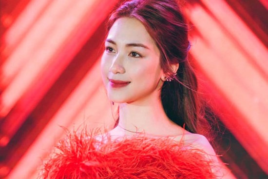 Hòa Minzy thừa nhận đã chỉnh sửa bộ phận này trên gương mặt làm thay đổi cả diện mạo