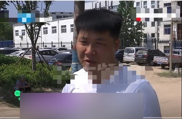 Đang bế túi xác đứa con sơ sinh thì thấy động đậy, cặp đôi phát hiện sự việc động trời-1