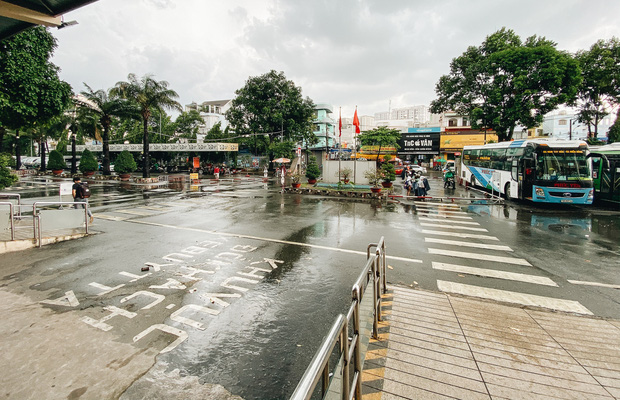 2 bến xe lớn nhất Sài Gòn ngấm đòn” Covid-19, nhà xe hạ giá vé vì ế khách trong dịp nghỉ lễ Quốc khánh-5
