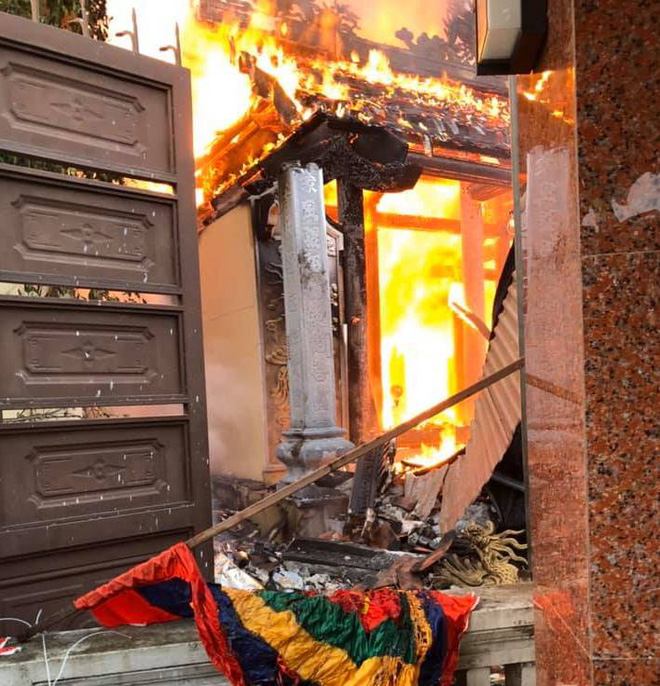 Nghi vấn thắp hương cúng rằm tháng 7 làm cháy rụi nhà thờ họ bằng gỗ-1