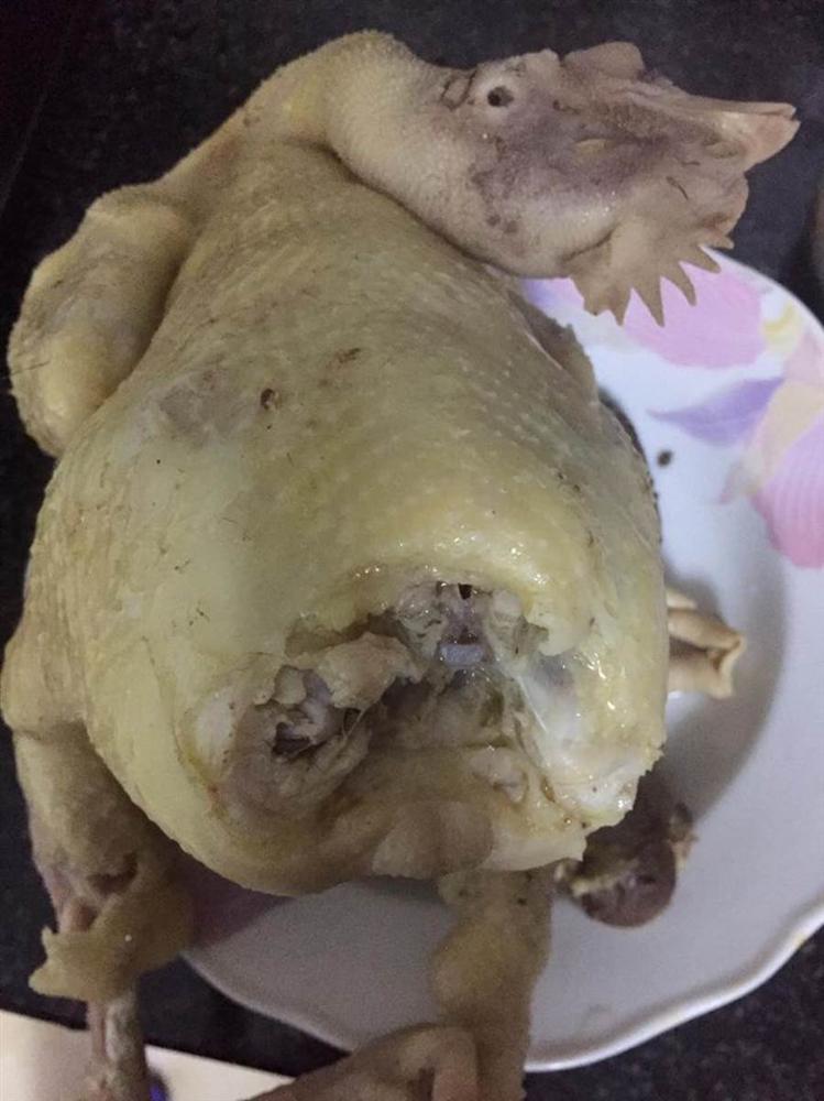 Làm cỗ cúng Rằm tháng 7, con dâu khiến nhà chồng đứng hình bởi luộc gà không biết mẹo này!-7