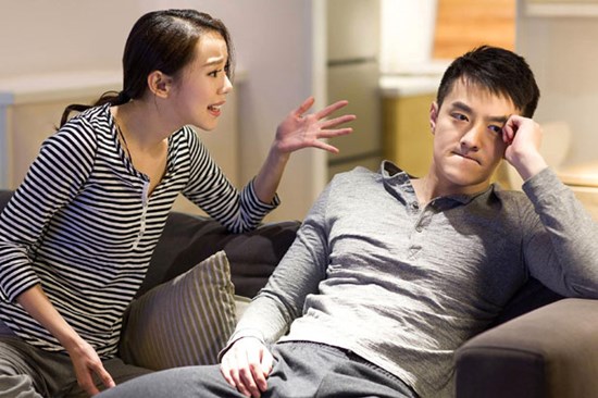 Dốc hết tiền tiết kiệm mua vàng đầu cơ, chưa đầy 1 tuần vợ chồng trẻ Hà Nội phải bán tháo cắt lỗ gần trăm triệu, 2 ngày sau lại tiếc ngẩn người vì vàng lên chóng mặt