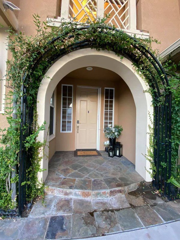 Thuê máy bay chuyển 32 cái màn, 3 bộ đèn sang Mỹ, nhà của Đàm Vĩnh Hưng đẹp ra sao?-3