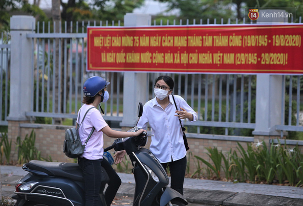 Thi tốt nghiệp THPT Quốc gia đợt 2: 26.000 sĩ tử bước vào môn Ngữ văn-3